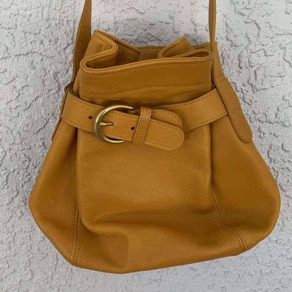 COACH vintage Elegant yellow/brown  Leather Shoulder/Crossbody bucket bag - Picture 3 of 13
